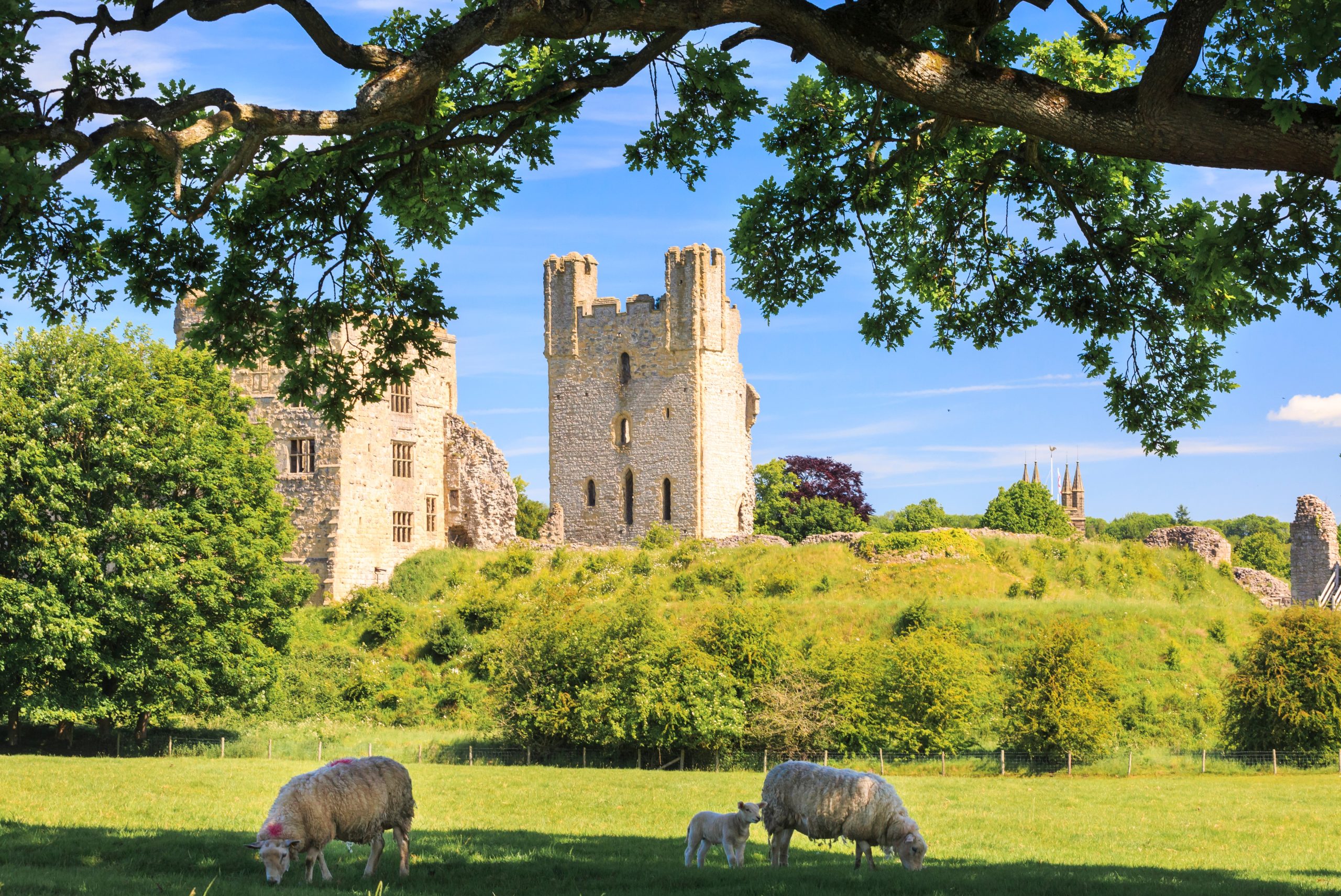 Exploring the UK - A Glimpse of British Landmarks