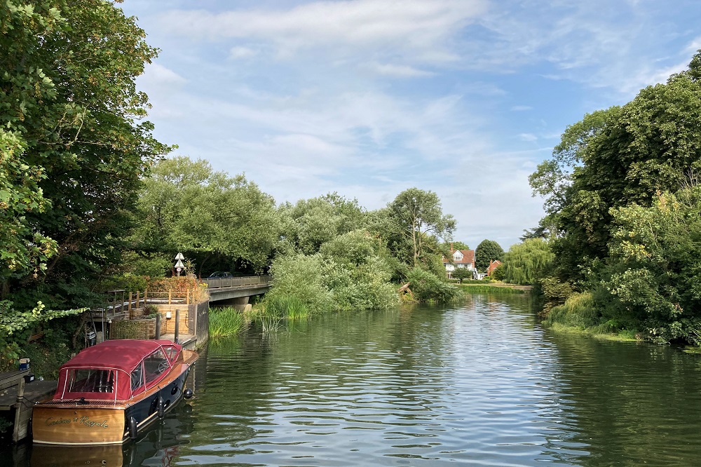 Thames Path Walk in 2025/26 | Mickledore Travel
